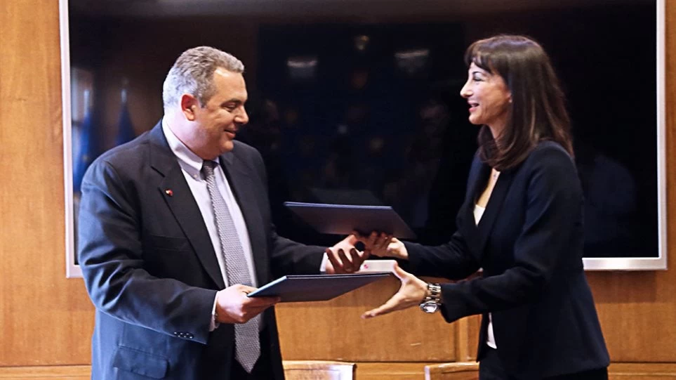 Καμμένος: Ο πατέρας της Κουντουρά έγραψε τον ύμνο της 21ης Απριλίου (βίντεο)